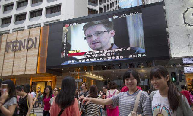 Für ein paar Tage Hongkongs berühmteste „Langnase“: Edward Snowden, Aufdecker US-amerikanischer und britischer Abhörprogramme. 