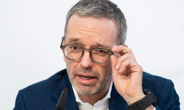 "Das Herumgeeiere und die Geheimniskrämerei der Regierung bringen uns nicht weiter": FPÖ-Chef Herbert Kickl will Taten sehen.