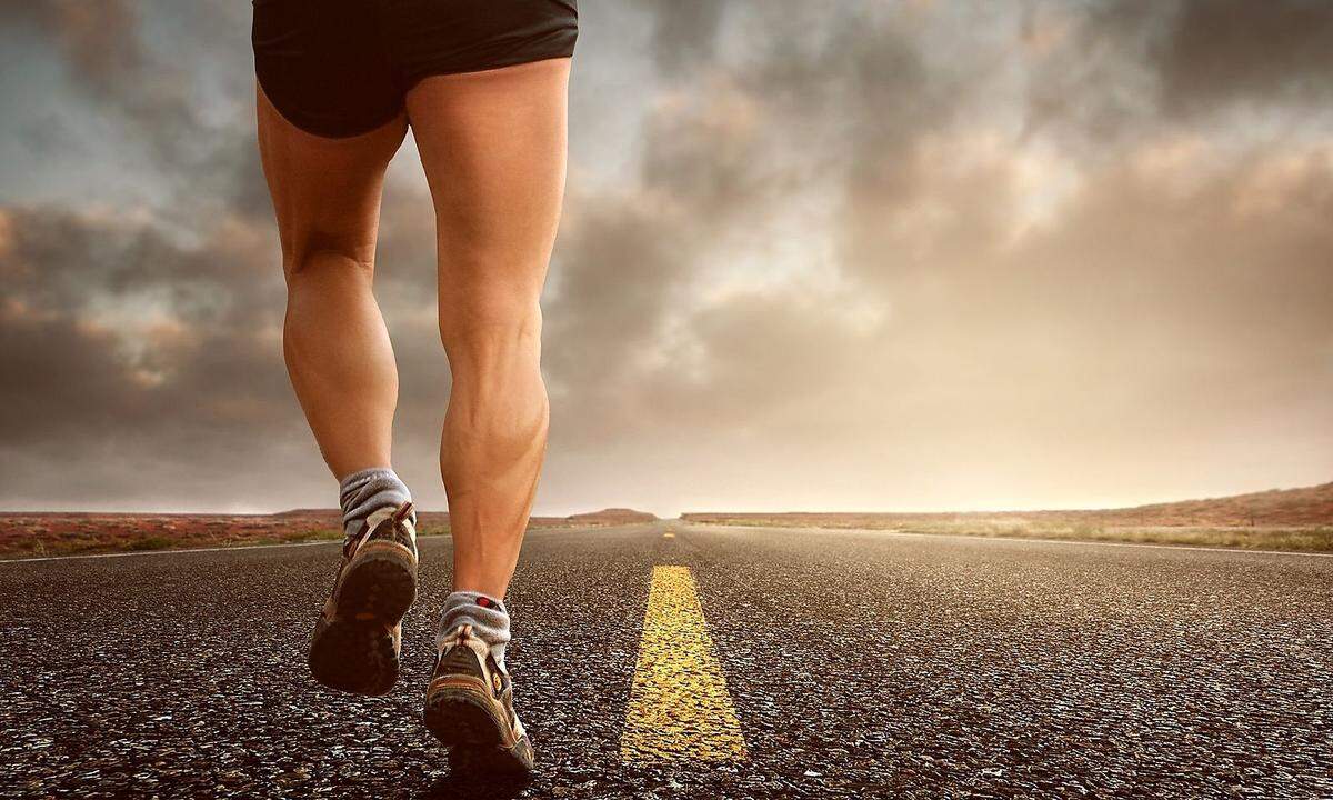 Ausdauersport Joggen, Schwimmen oder einen Marathon laufen: Wer damit seine Freizeit verbringt, zeigt ein hohes Maß an Ausdauer.