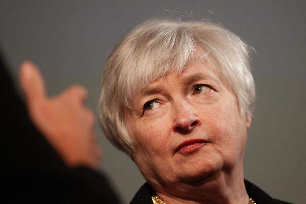 Die Fed-Chefin Janet Yellen habe seit 2009 im Vergleich zu ihren Kollegen die künftige Entwicklung der amerikanischen Wirtschaft am korrektesten vorausgesagt, schriebt das „Wall Street Journal“. Mit Yellen hat die mächtigste Notenbank der Welt erstmals eine Chefin.