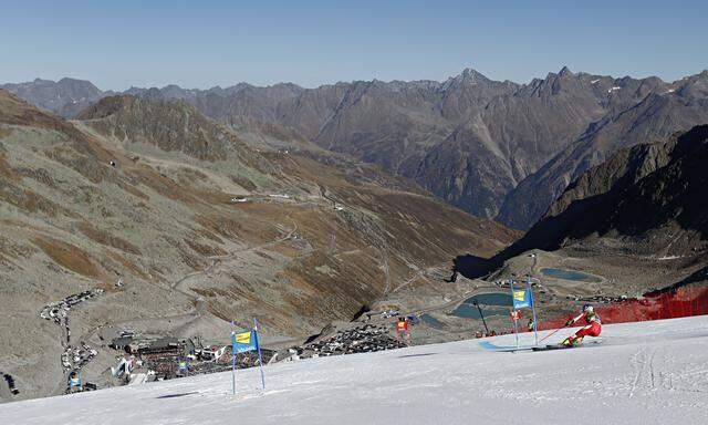 Die Gletscherrennen mit ihrem schneefreien Bergpanorama hoch über Sölden sind zu einem Mahnmal für den Klimawandel geworden.  