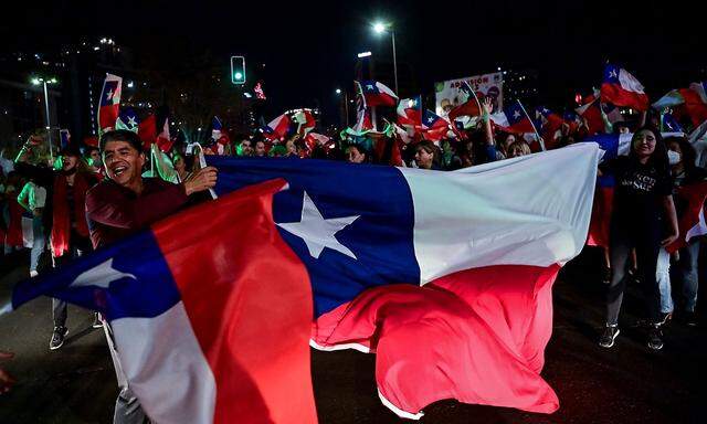 Die Chilenen haben eine neu ausgearbeitete Verfassung klar abgelehnt
