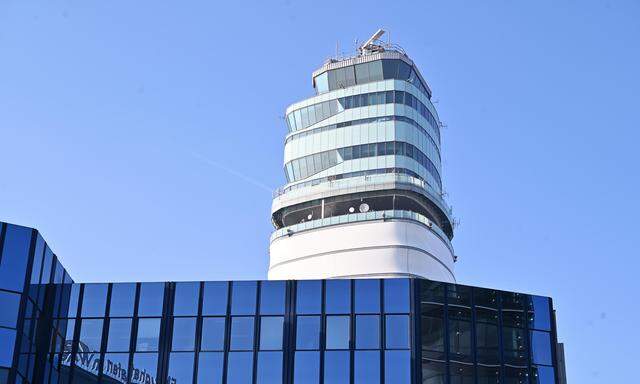 Der Tower am Flughafen Schwechat: Alles im Blick, nur die Treibhausgasemissionen nicht.