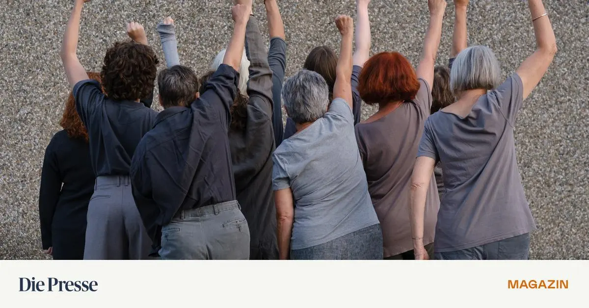 Protest-und-Absurdit-t-Warum-Performancegruppen-beim-Steirischen-Herbst-r-ckw-rts-gehen