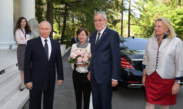 Putin empfing Van der Bellen und dessen Frau, Doris Schmidauer, sowie Außenministerin Karin Kneissl.