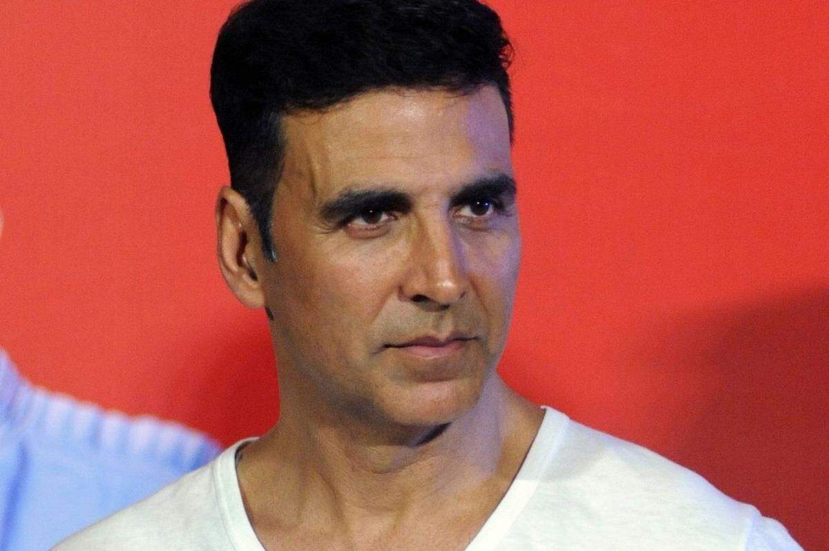 Forbes summiert jedes Jahr für seine Liste Einkünfte vor Steuern aus Filmen, Fernsehen und Werbung. Hier das Ergebnis der Bestverdiener im Vergleich zu den Bestverdienerinnen der Filmwelt. Das Ende der Top Ten macht den Anfang: Kumar Akshay, ein Bollywoodstar und ehemaliger Kellner aus Bangkok, kam zwischen Juni 2015 und Juni 2016 auf ein Jahreseinkommen von 31 Mio. US-Dollar.