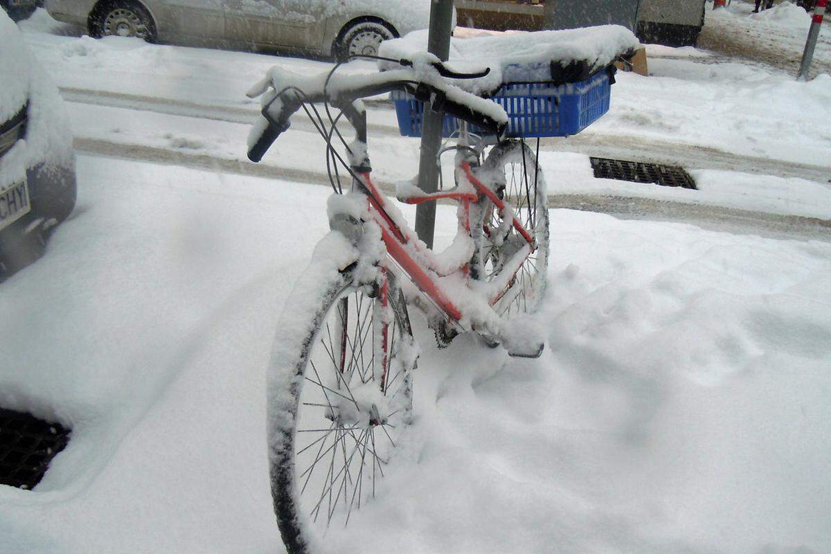 Das Fahrrad ist allerdings nur auf gut geräumten Straßen eine ungefährliche Alternative.