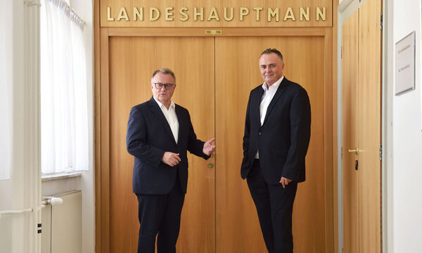 Hans Peter Doskozil (rechts) wird Hans Niessl an der Spitze des Burgenlands ersetzen.