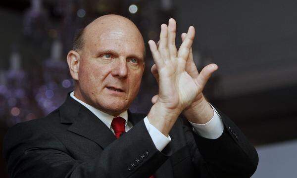 Mit einem Vermögen von 41,2 Milliarden Dollar hat es der ehemalige Microsoft-CEO Steve Ballmer heuer in die Liste der 20 reichsten Menschen der Welt geschafft. 2014 hat der heute 63-Jähirge den IT-Konzern auf eigenen Wunsch verlassen, seitdem ist er Besitzer des Basketballclubs Los Angeles Clippers.   