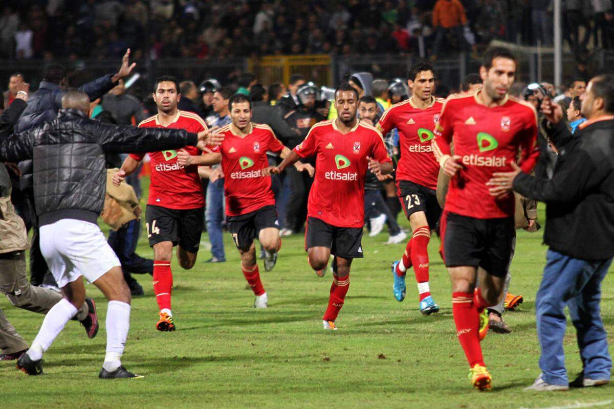 Die Krawalle begannen nach einem Match zwischen den Teams Ahly aus Kairo und Masry.
