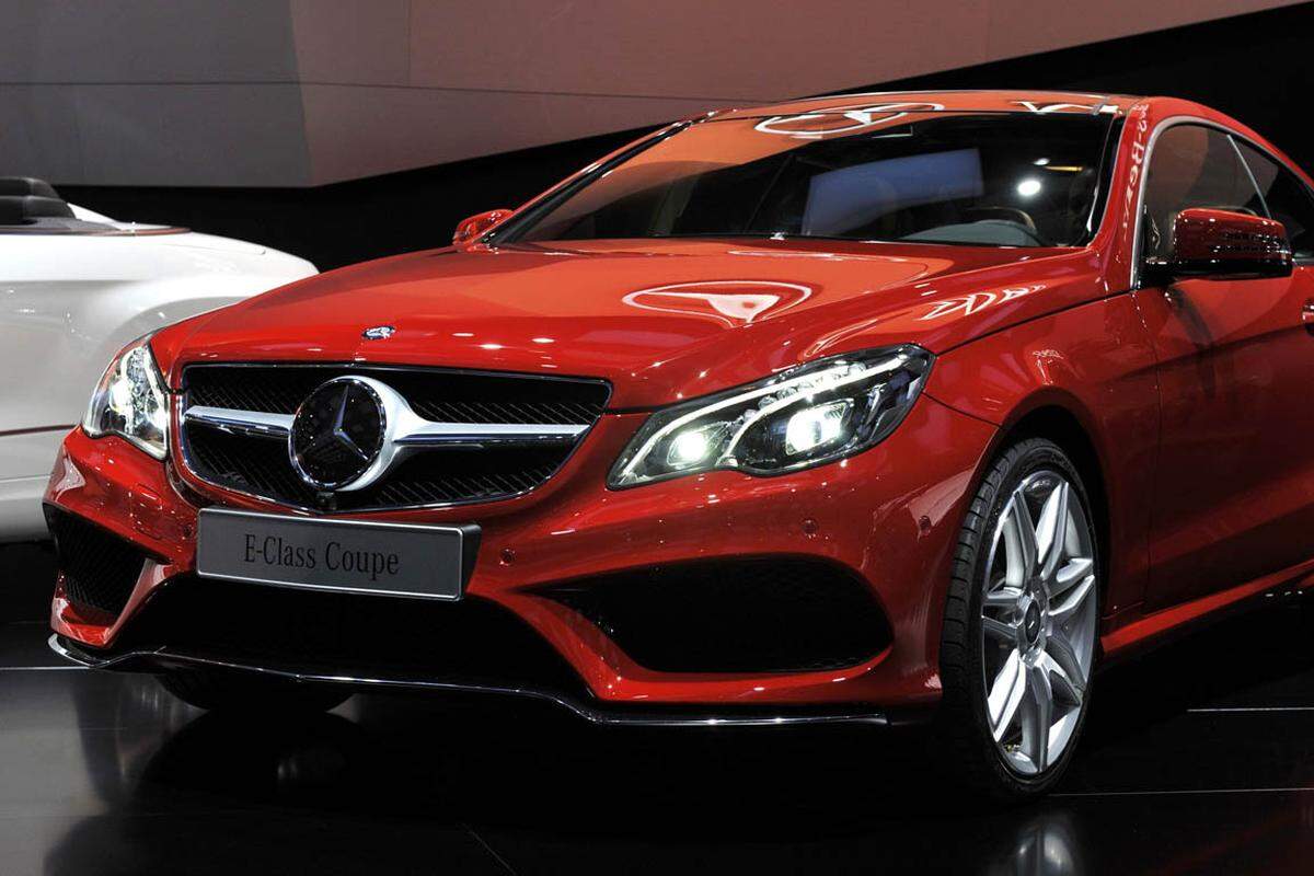 Das neue Design soll den Verkauf der Mercedes E-Klasse befeuern. Mercedes hat in Österreich einen Marktanteil von 3,2 Prozent, 2012 wurden 10.615 Fahrzeuge neu zugelassen. Das ist ein Rückgang von 2,9 Prozent.