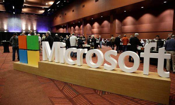 Die britische Regierung erhofft sich von der Milliarden-Investition des US-Softwarekonzerns Microsoft einen Wachstumsschub im KI-Bereich.
