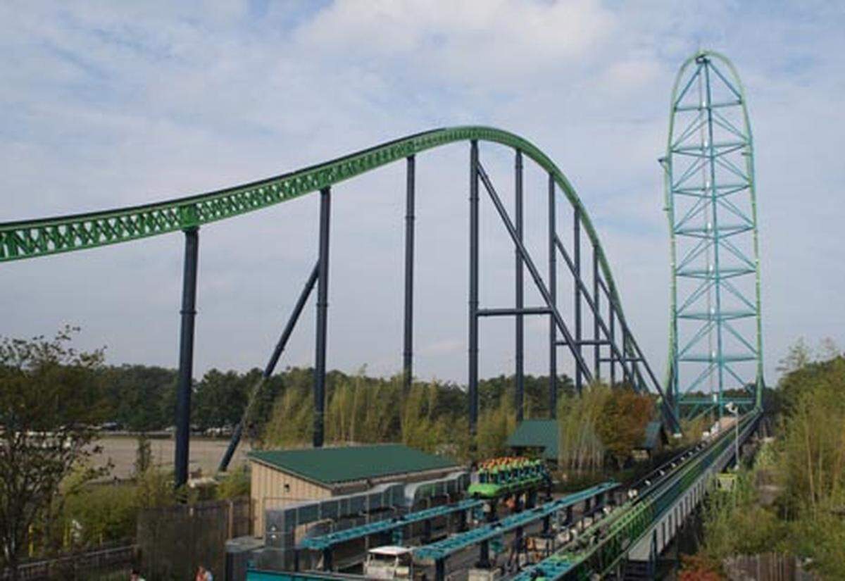 Die Katapult-Achterbahn Kingda Ka des Freizeitparks Six Flags Great Adventure im US-Bundesstaat New Jersey ist mit einer Höhe von 139 Metern, die derzeit höchste Stahlachterbahn der Welt. Kingda Ka ist gleichzeitig die schnellste Achterbahn (206 km/h) und die mit der längsten Abfahrt (127 Meter).