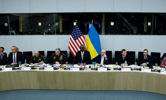 Ein Bild aus der Sitzung der Kontaktgruppe für Verteidigungsfragen der Ukraine während eines Treffens der Nato-Verteidigungsminister am Sitz der Allianz in Brüssel am Mittwoch.