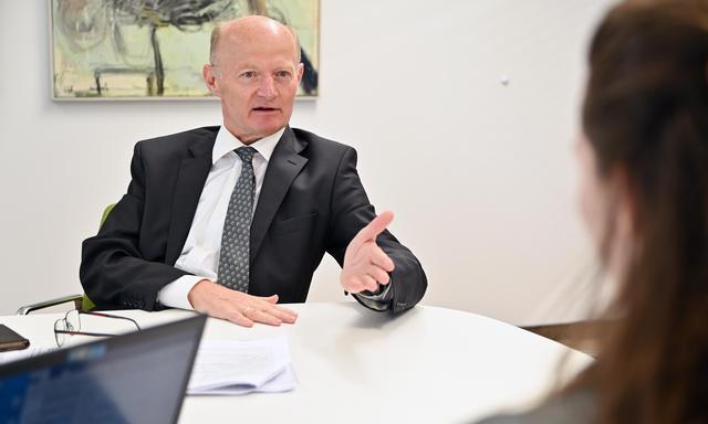 Der Generaldirektor der Oberbank, Franz Gasselsberger, hat viele Leidenschaften neben der Bank und will dennoch für Leistung und Arbeit begeistern. 