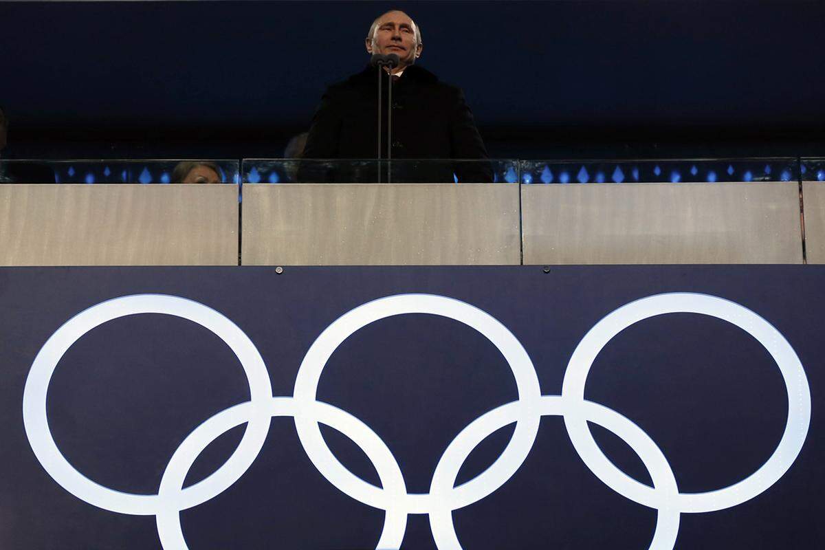 Im Anschluss erklärte Russlands Präsident Wladimir Putin mit knappen Worten: "Ich erkläre die 22. Olympischen Winterspiele für eröffnet."