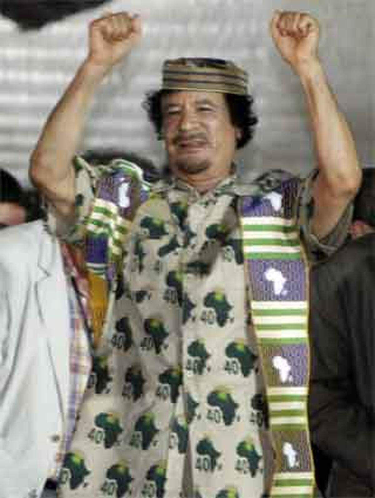 Das Auto hat sich Gaddafi selbst zu seinem Jahrestag geschenkt: 40 Jahre ist es her, dass er sich an die Macht putschte. Bei den Feiern zu diesem Jubiläum wurden die beiden Prototypen von "The Rocket" präsentiert.