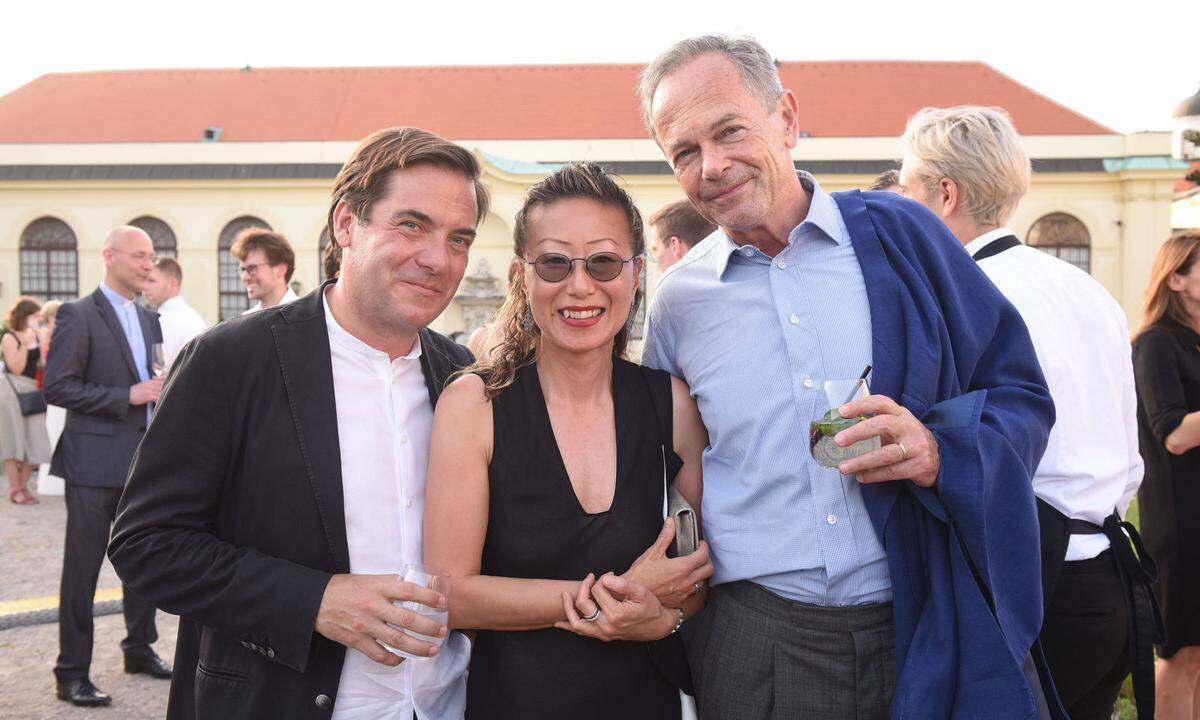 Rainer Nowak mit Köchin Sohyi Kim und Erste Group-Chef Andreas Treichl.