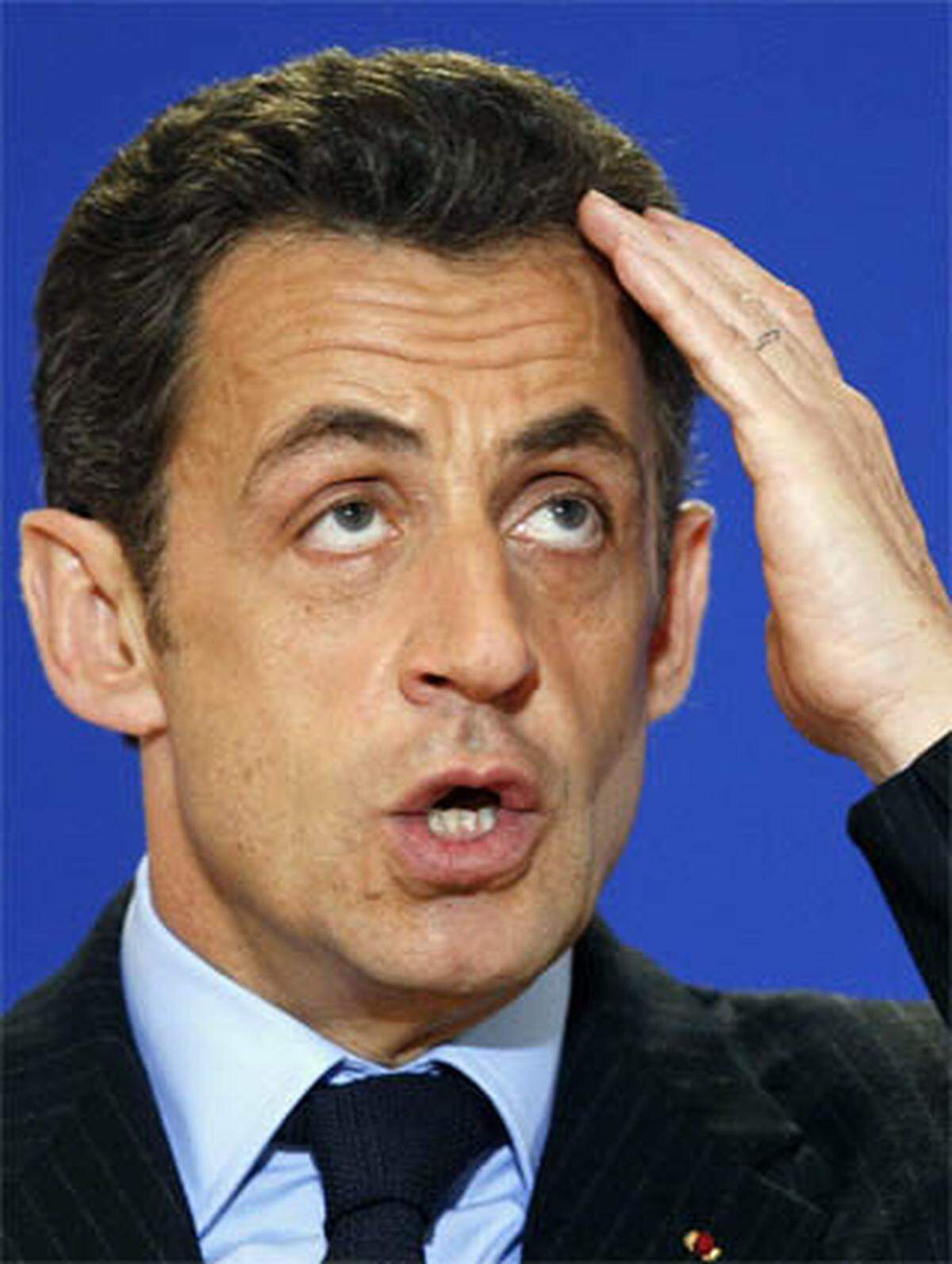 Frankreichs Ex-Präsident Nicolas Sarkozy ließ sich während seines Wahlkampfs für insgesamt 34.455 Euro schminken. Das war der für Wahlkampfkosten-Erstattung zuständigen Kommission zu dick aufgetragen: Sie genehmigte nur ein Drittel der Make-up-Kosten, den Rest musste Sarkozy aus eigener Tasche bezahlen.