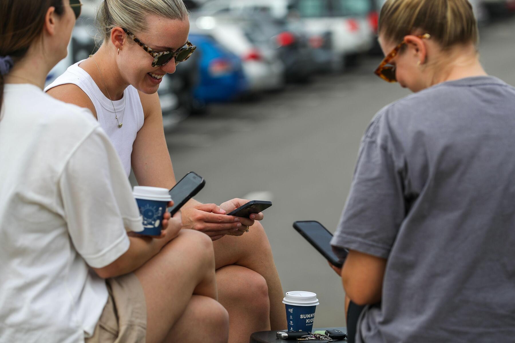 Jugendschutz in Sozialen Netzwerken: Pröll begrüßt EU-Lösung