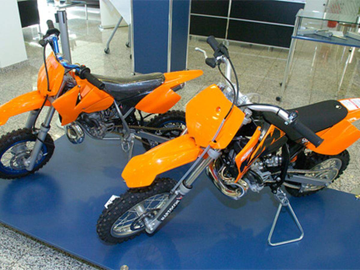 Ein Beispiel: Im Vordergrund ein Motorrad des österreichischen Herstellers KTM ...