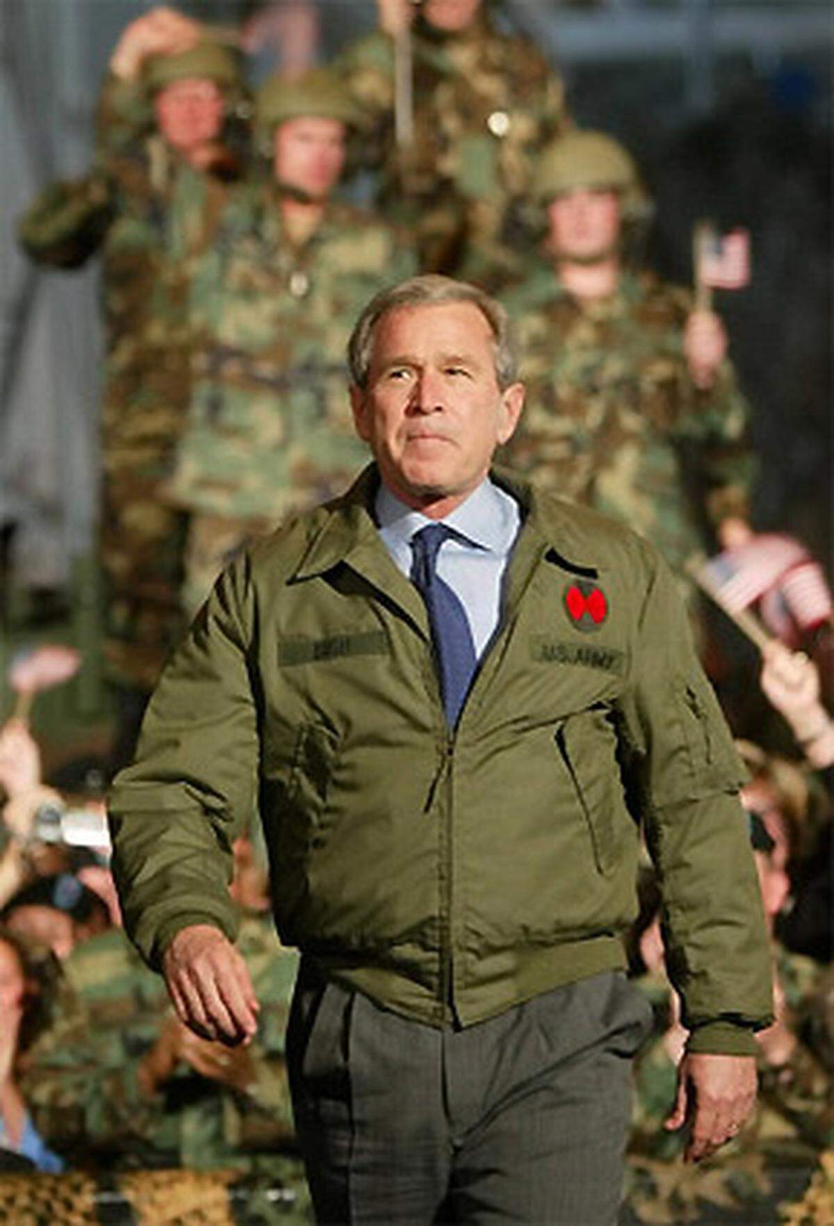 Bush führte die USA in einen ungeliebten Krieg, aus dem sie so schnell nicht wieder herauskommen. Sogar viele Parteigenossen haben sich in puncto Irak-Krieg von ihrem Präsidenten abgewendet.