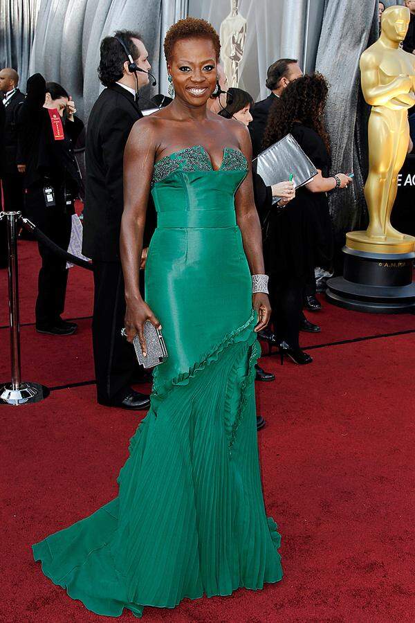 TOP: Mit einem kräftigen Grün (von Vera Wang) sorgte Viola Davis für Aufsehen.