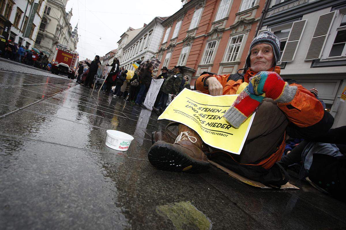 Laut Einsatzkräften kamen 500, laut Veranstalter 1000 Demonstranten in die Grazer Herrengasse.