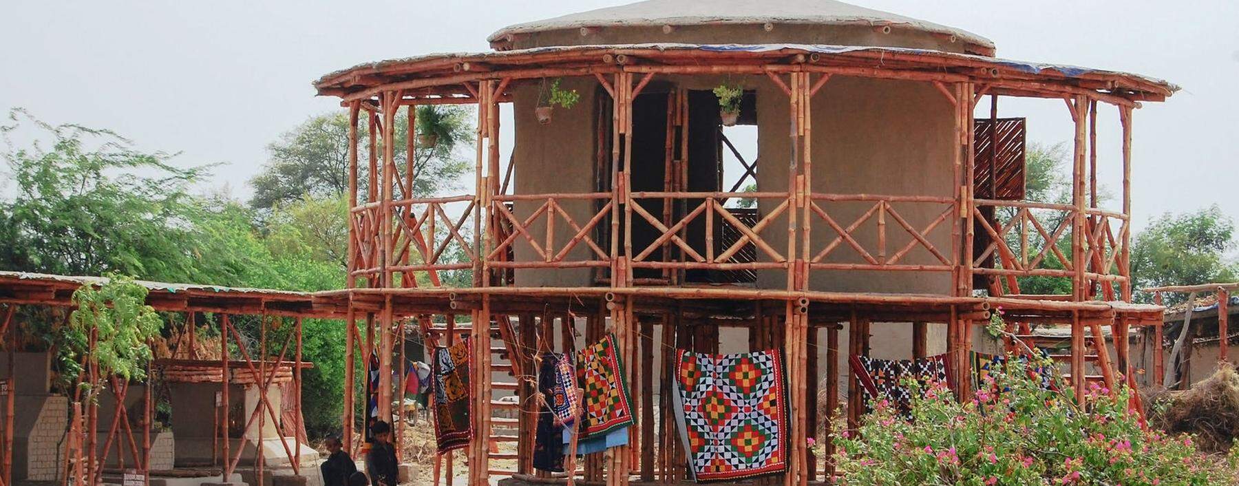 Das Green Women's Centre aus Bambusmodulen: ein Treffpunkt für Frauen, der auch Schutz bei Überflutung bietet.