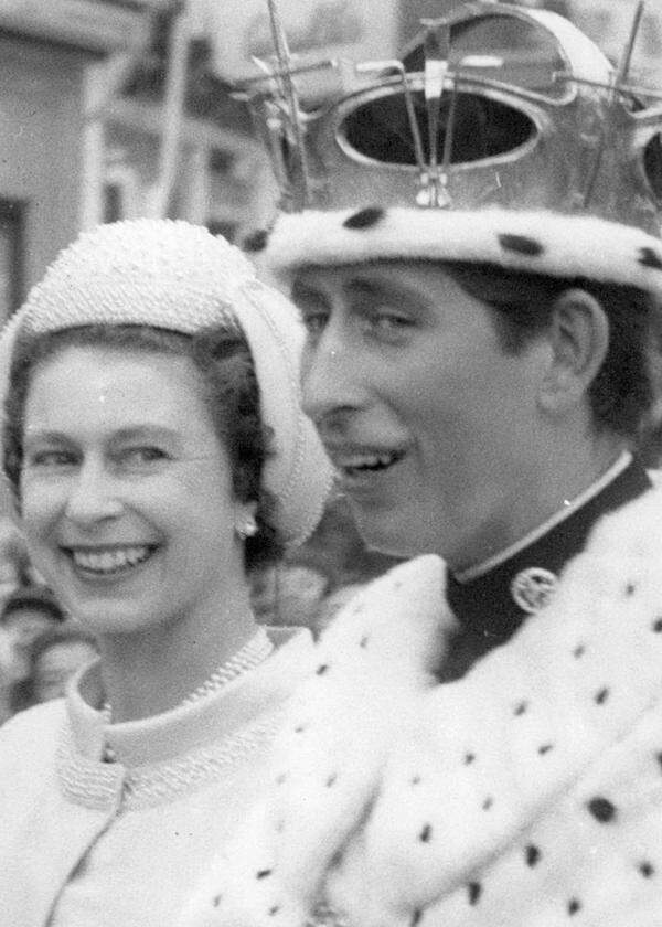 Für seine Investitur ließ sich der Prinz von Wales 1969 eine neue Krone in einem Chemielabor formen.