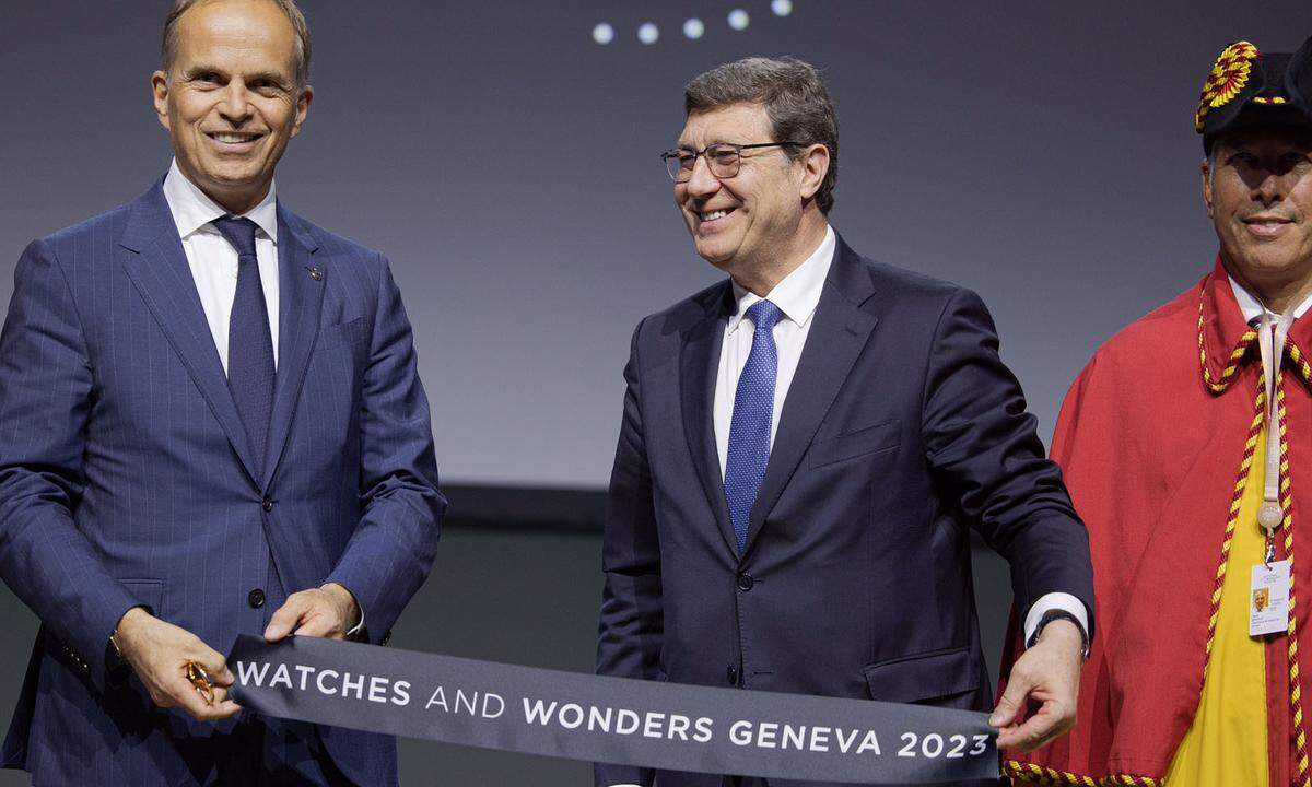 Uhr-Aufführung. Rolex-CEO Jean-Frédéric Dufour sowie der Genfer Regierungspräsident Mauro Poggia eröffnen offiziell die Leistungsschau.