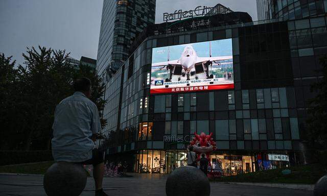 Das chinesische TV zeigt Bilder des Manöver vor Taiwan.
