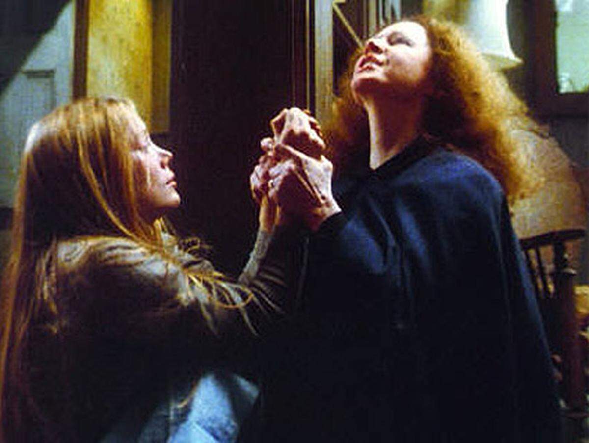 Sissy Spacek spielte in Brian de Palmas Verfilmung von "Carrie" die Hauptrolle. Die Geschichte der Jugendlichen mit Hexen-Kräften, die von ihrer religiösen Mutter und den Mitschülern psychisch gequält wird, gehört zu den ersten Werken in einer langen Reihe von High-School-Horrorfilmen.