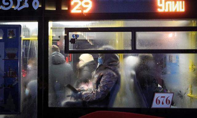 Archivbild: Ein Bus in der russischen Stadt Kasan.