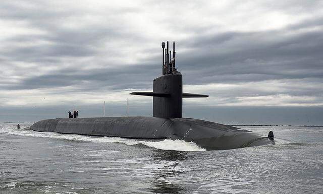 Das nuklear bestückte U-Boot USS Tennessee auf dem Weg zu seiner Basis in Georgia