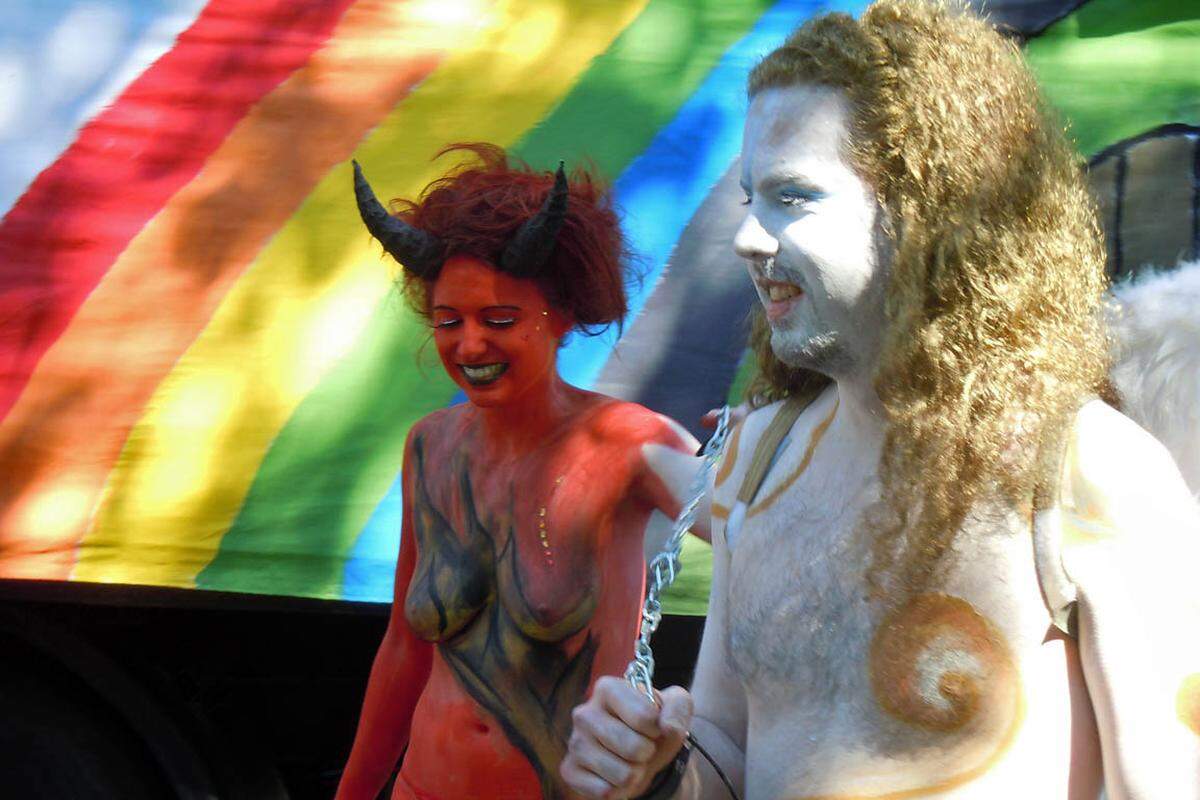 Mehr Bilder von der 17. Regenbogenparade