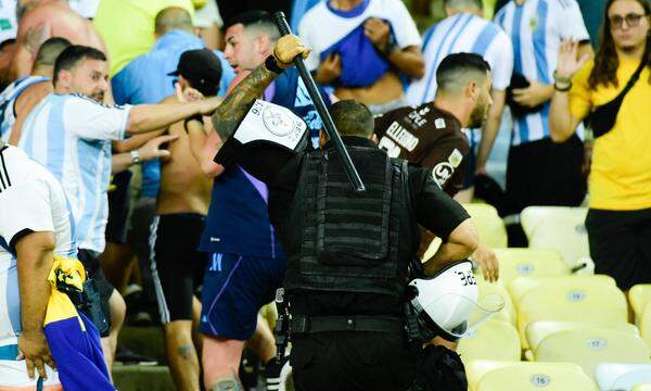 Die Militärpolizei musste nach Ausschreitungen in Rio de Janeiro eingreifen. 