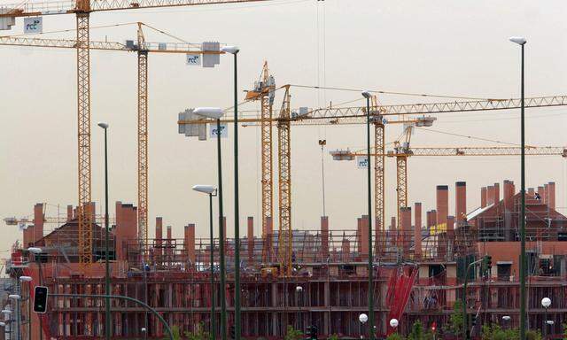 Für den kriselnden deutschen Industriedienstleister Bilfinger geht es wieder nach oben. 