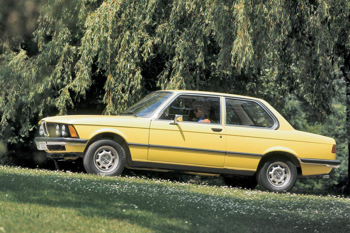 Im Jahr 1975 bring BMW den 3er auf den Markt, der bis heute das meist verkaufte Modell der Bayern ist. (im Bild der 320er aus dem Jahr 1975).
