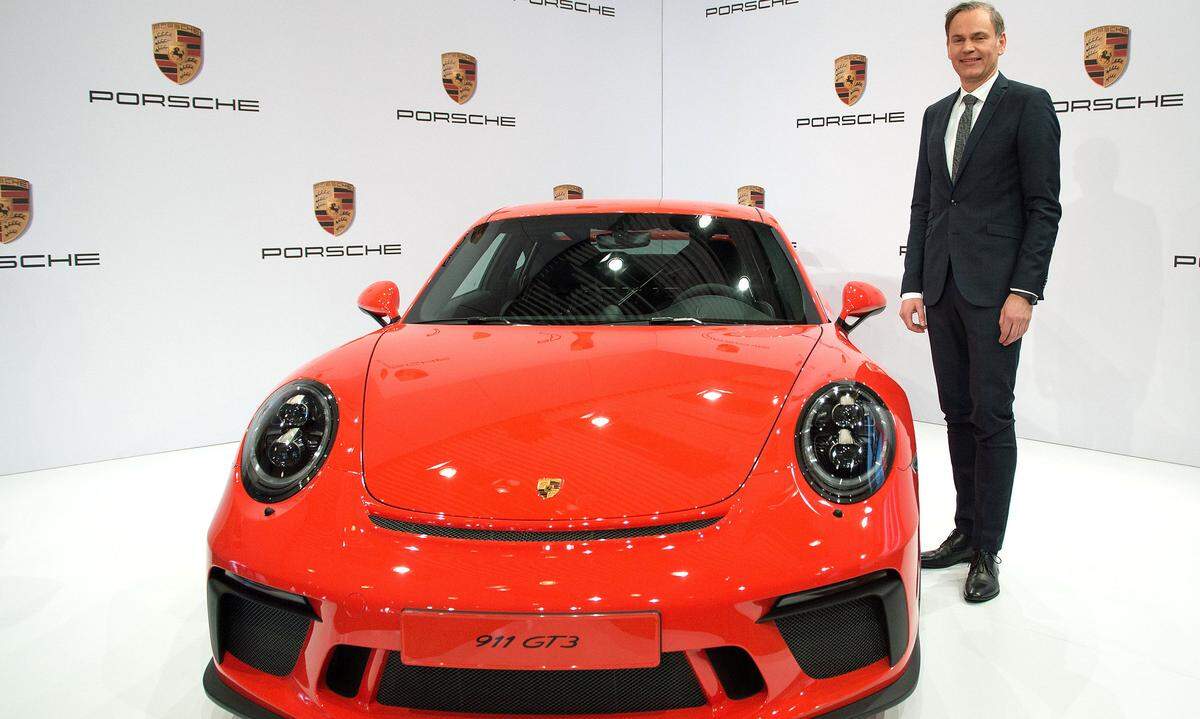 PORSCHE Porsche-Chef Oliver Blume nannte das autonome Fahren im vergangenen Jahr im "Westfalen-Blatt" noch "so verlockend wie eine Rolex fürs Eierkochen." Der Porsche-Fahrer werde aus Spaß am Fahren nie das Lenkrad aus der Hand geben.  