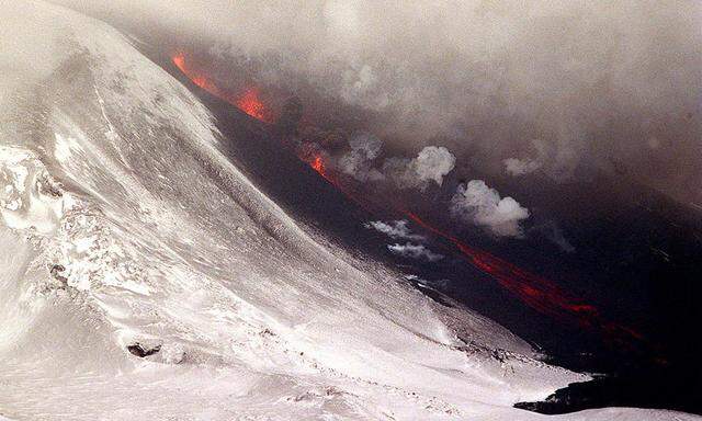 Archivbild: Lava beim Hekla im Jahr 2000.