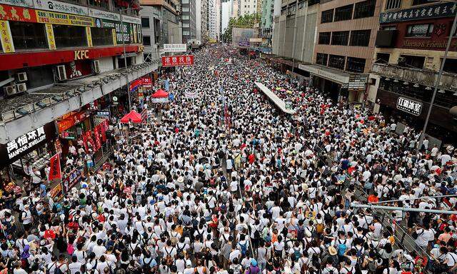 Tausende Hongkonger demonstrierten am Wochenende gegen das neue Auslieferungsgesetz.