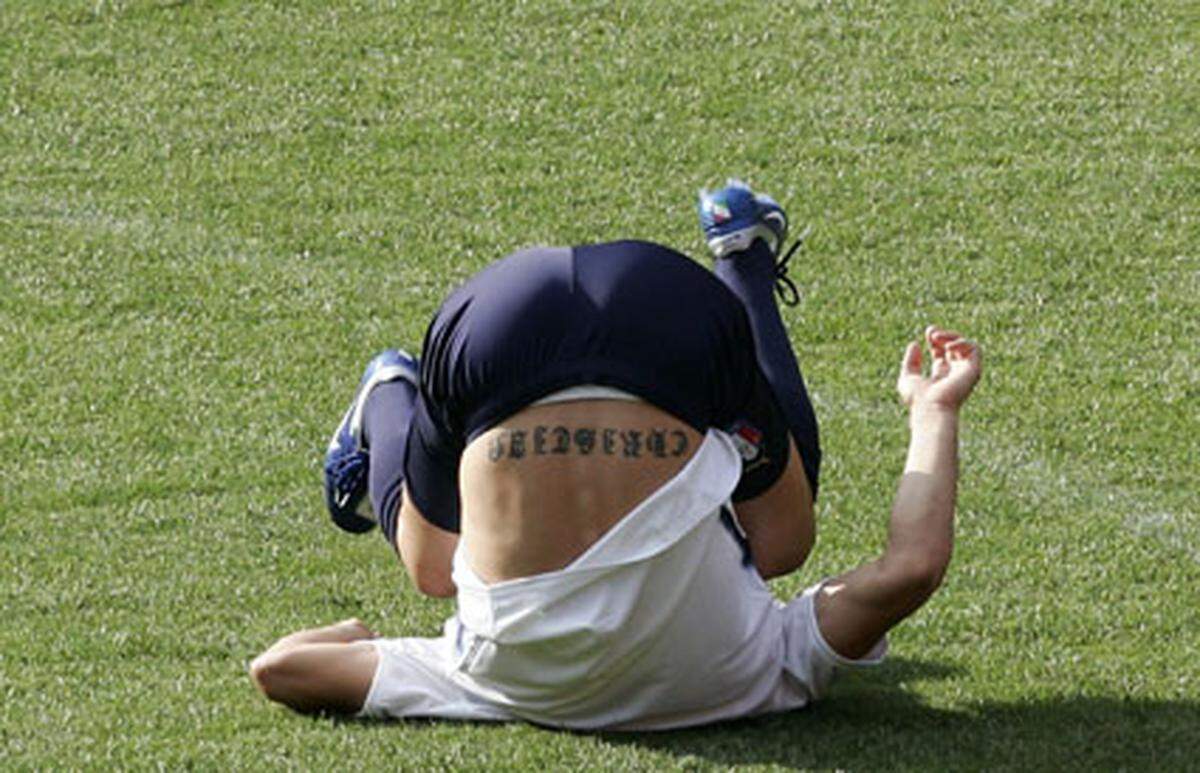 Auch bei Fabio Cannavaro steht der Anhang hoch im Kurs. Auf dem verlängerten Rücken ist sein Sohn Christian verewigt, ...