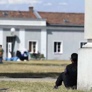 Asyl gegen Geld: In Traiskirchen soll ein Beamter für Schutz durch die Republik bis zu 2500 Euro verlangt haben.