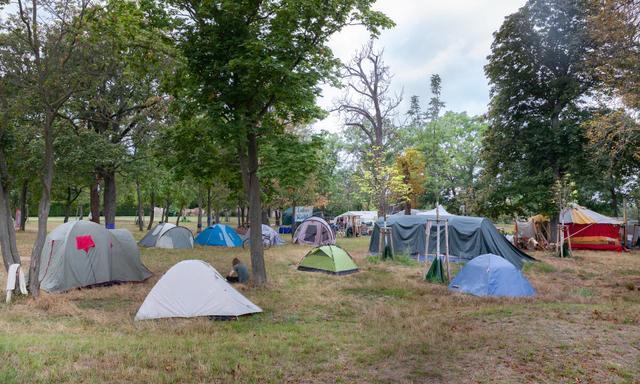 Dieses Klimacamp gegen den Bau der Stadtstraße wurde nicht verboten. Ein anderes schon. 