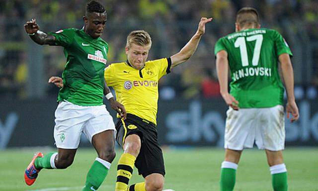 Fussball Dortmund eroeffnet Saison