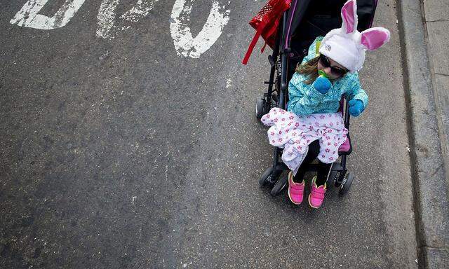 US-NEW-YORK-HOLDS-ANNUAL-EASTER-DAY-PARADE-ON-5TH-AVENUE