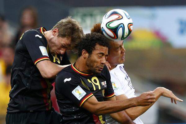 Belgien müht sich auch im dritten Gruppenspiel gegen Südkorea, sichert sich aber mit 1:0 die Tabellenführung.