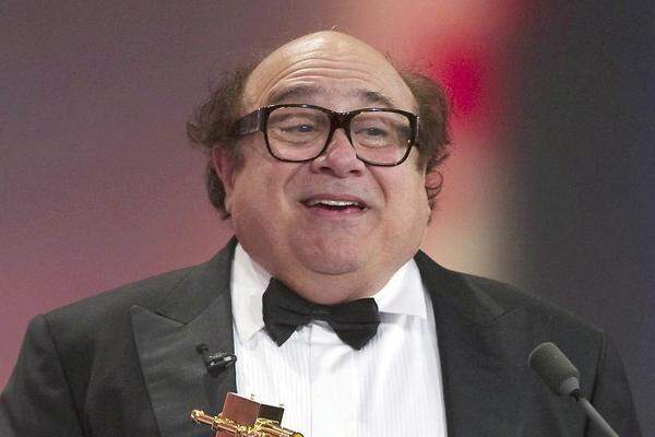 Er sei "untröstlich", twitterte Danny DeVito (69).