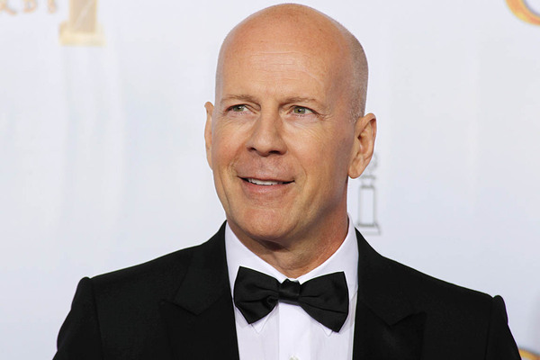 Gervais stellte auch Bruce Willis vor: "Ashton Kutchers Vater".